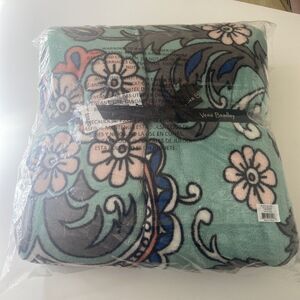 Vera Bradley Throw Blanket in “Fan Flowers” NWT